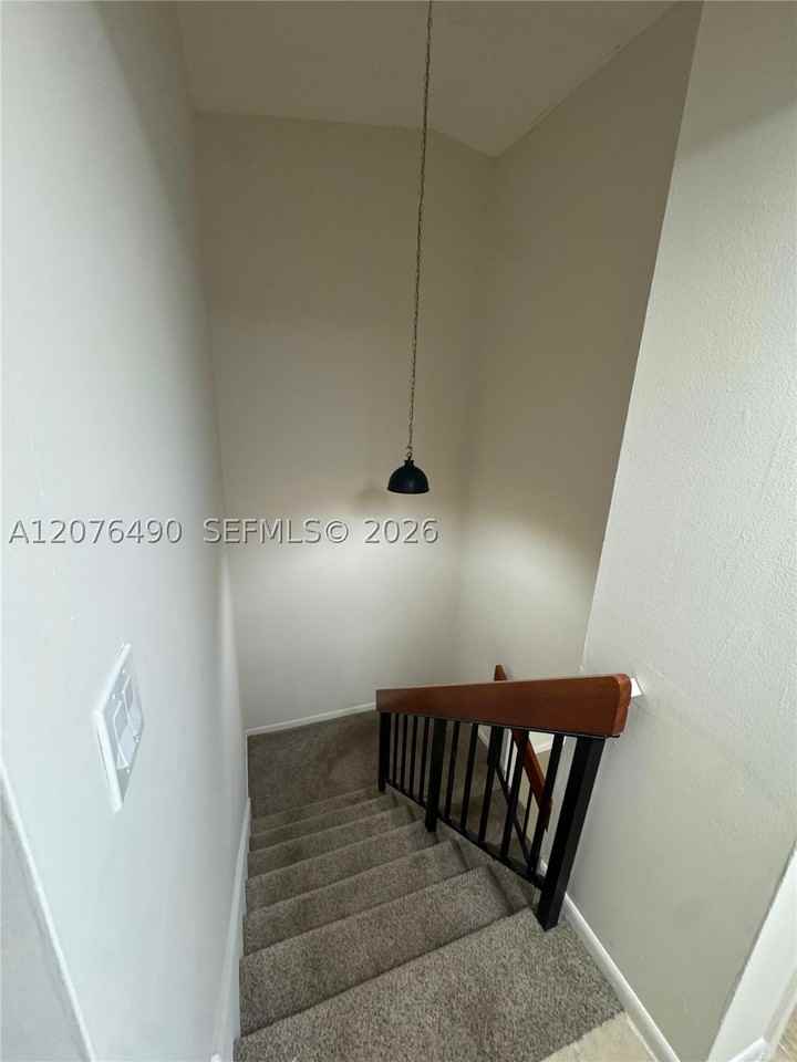 16498 Ne 26th Ave #12 - Photo 3 of 19