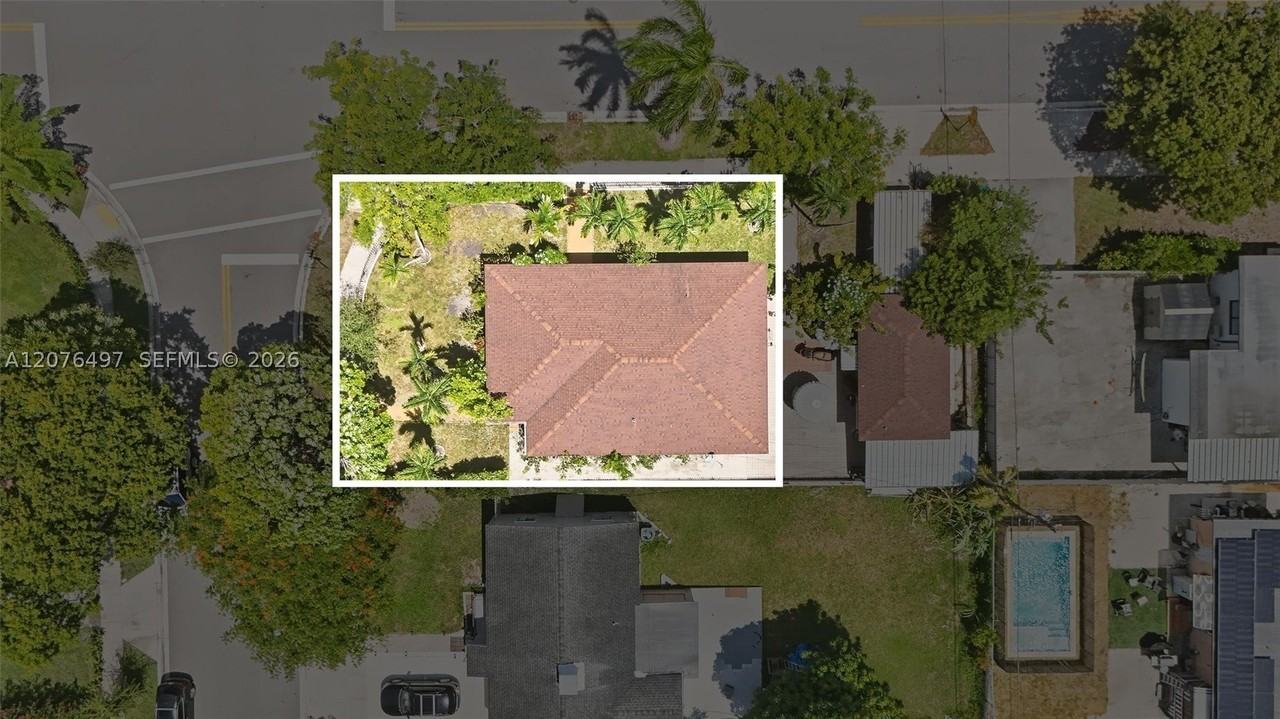 1200 Sw 18th Ave - Photo 3 of 36