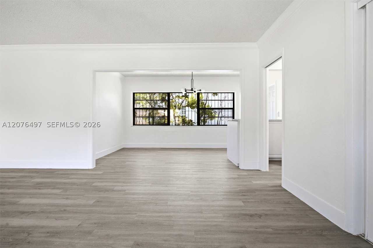 1200 Sw 18th Ave - Photo 7 of 36