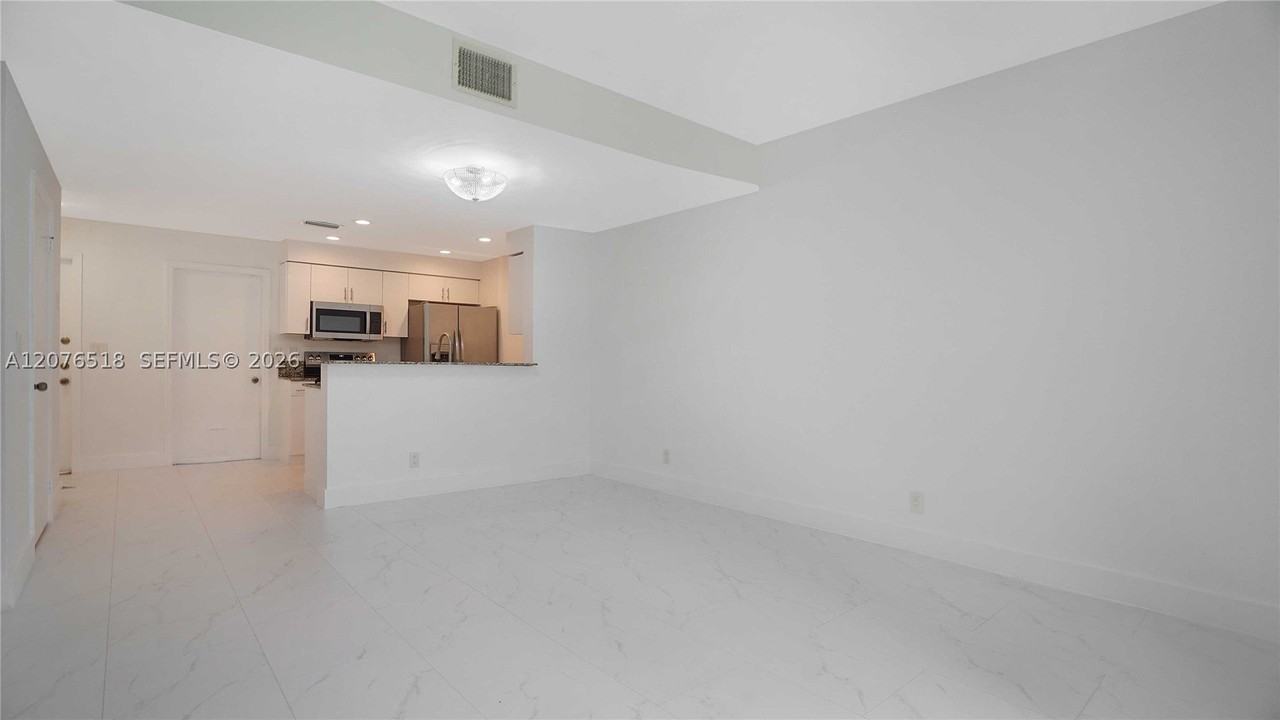 1492 Veracruz Ln #4-4 - Photo 6 of 44