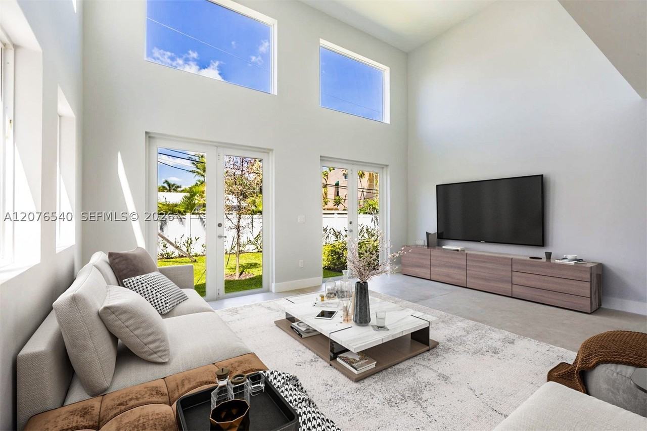 619 Ne 14th Ave - Photo 5 of 50