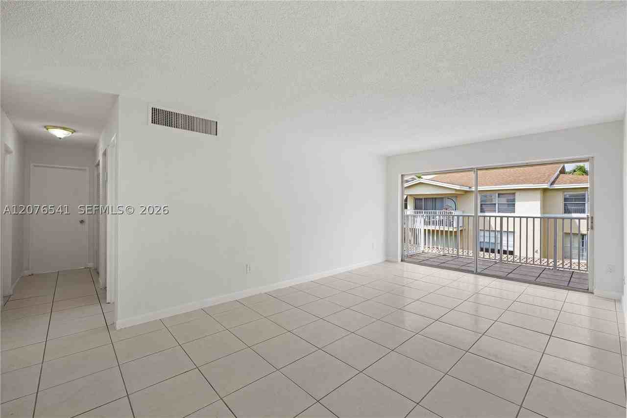 4154 Nw 79th Ave #2A - Photo 5 of 26