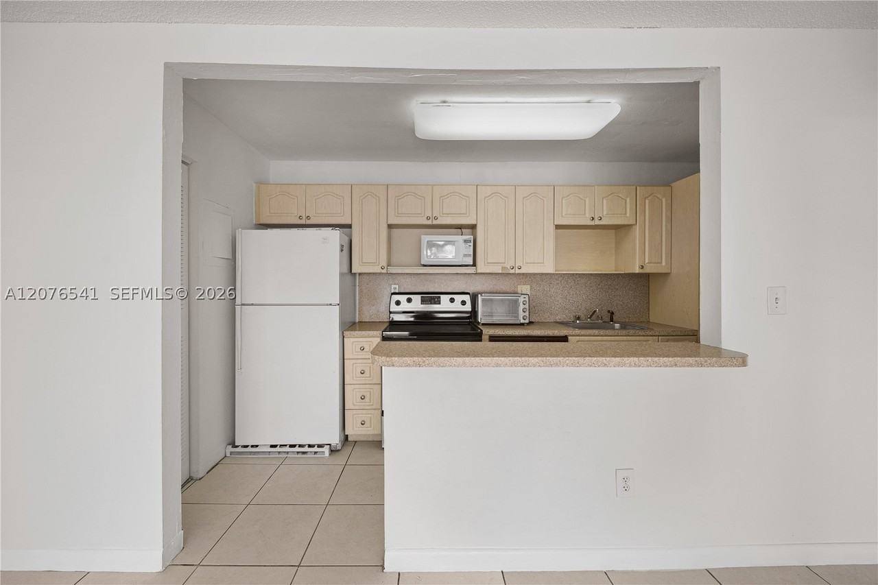 4154 Nw 79th Ave #2A - Photo 6 of 26