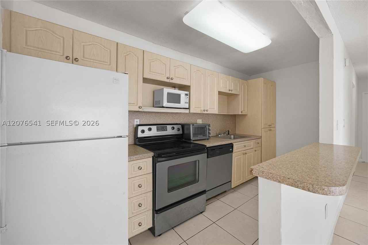 4154 Nw 79th Ave #2A - Photo 7 of 26