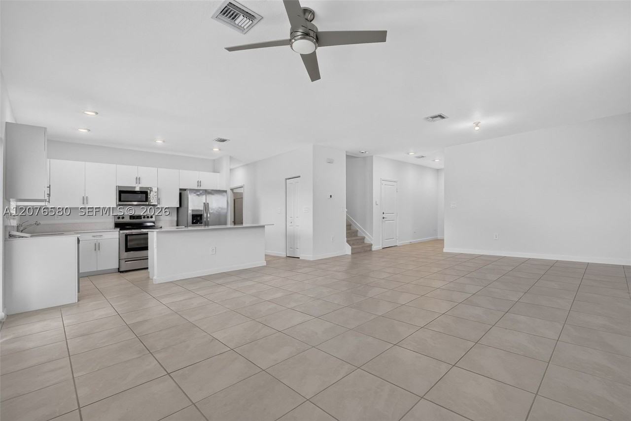 11942 Sw 239th St #11942 - Photo 5 of 39