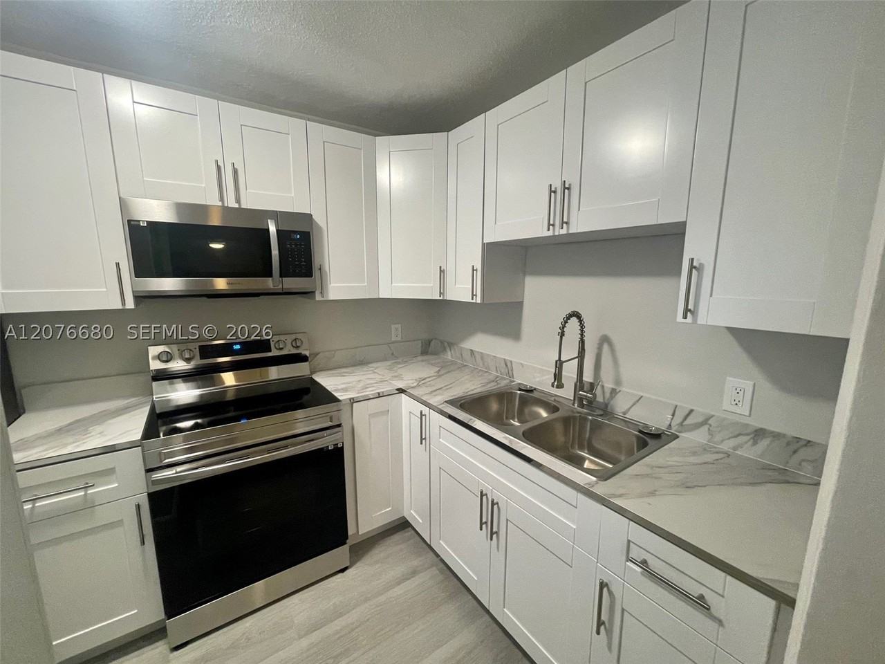 1077 Se 22nd Ave #N8 - Photo 3 of 19