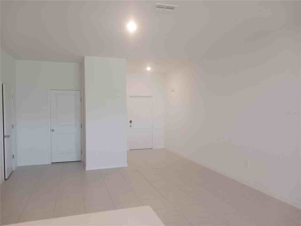 8607 Tropical Aire Ln - Photo 2 of 13