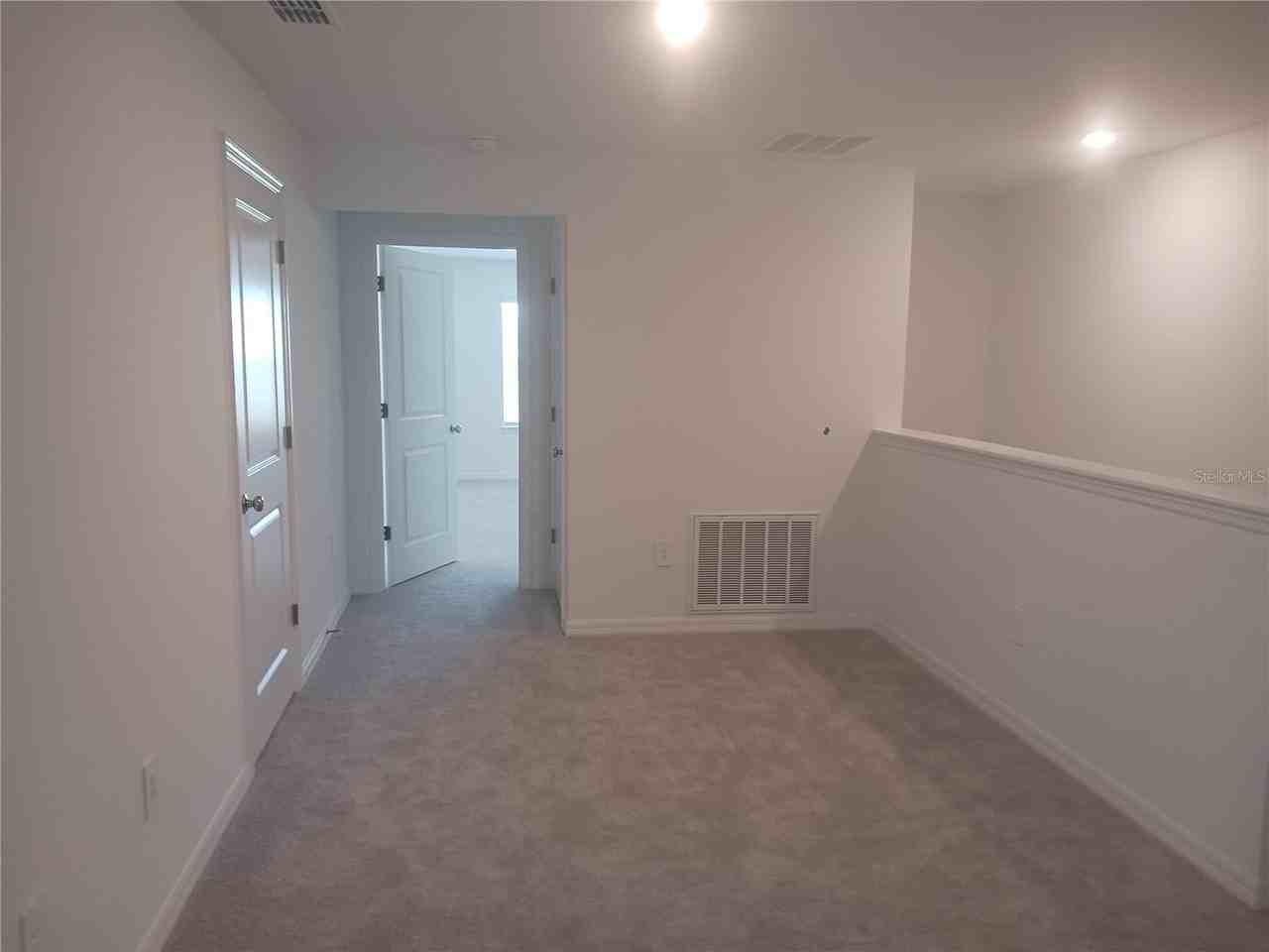 8607 Tropical Aire Ln - Photo 5 of 13
