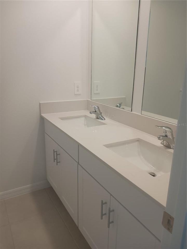 8607 Tropical Aire Ln - Photo 7 of 13