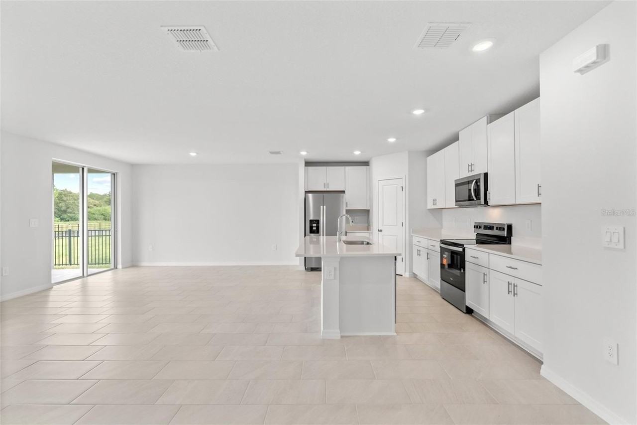 112 Outback Hideaway Ave - Photo 4 of 48