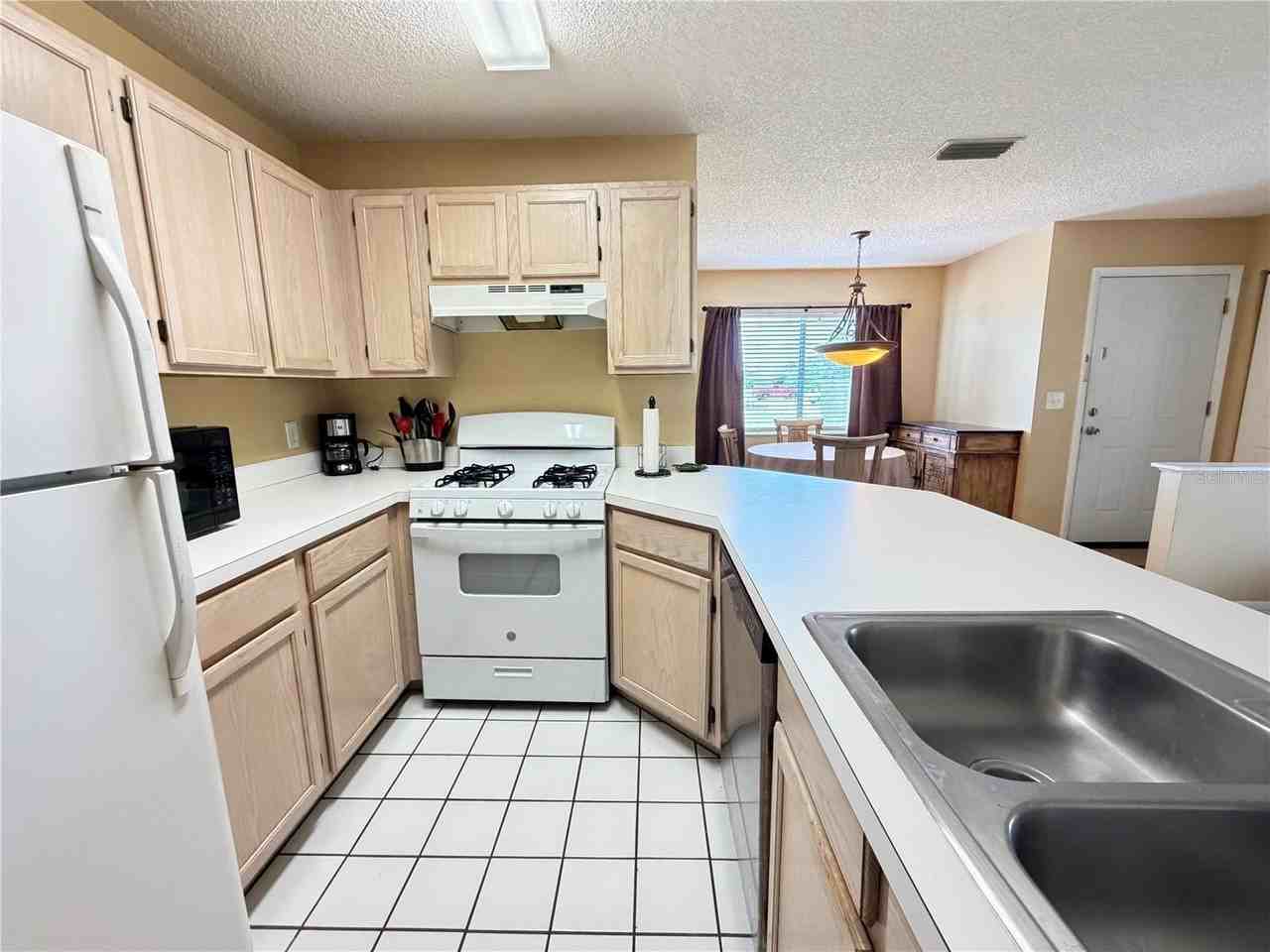 8402 Waterview Way - Photo 4 of 15
