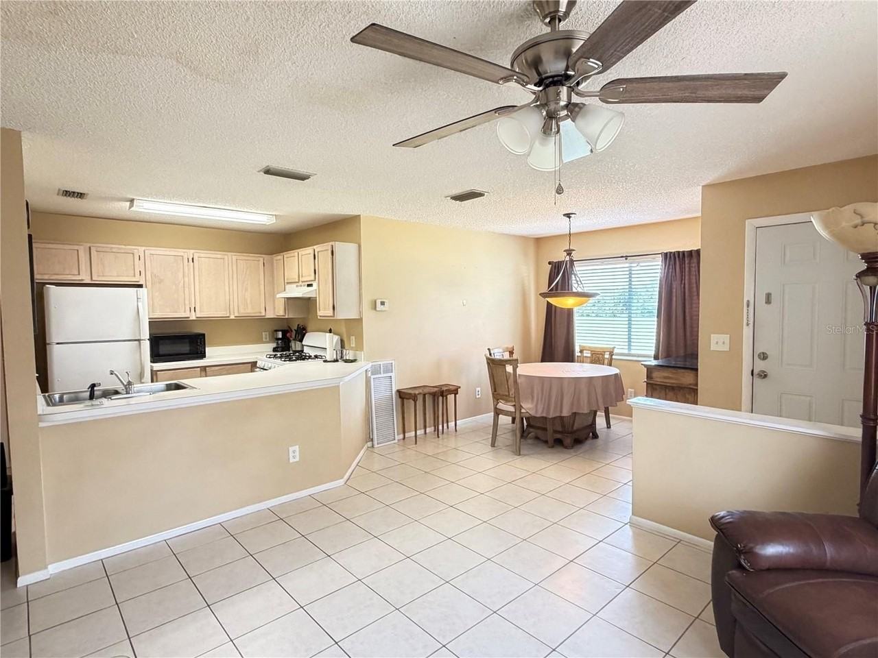 8402 Waterview Way - Photo 6 of 15