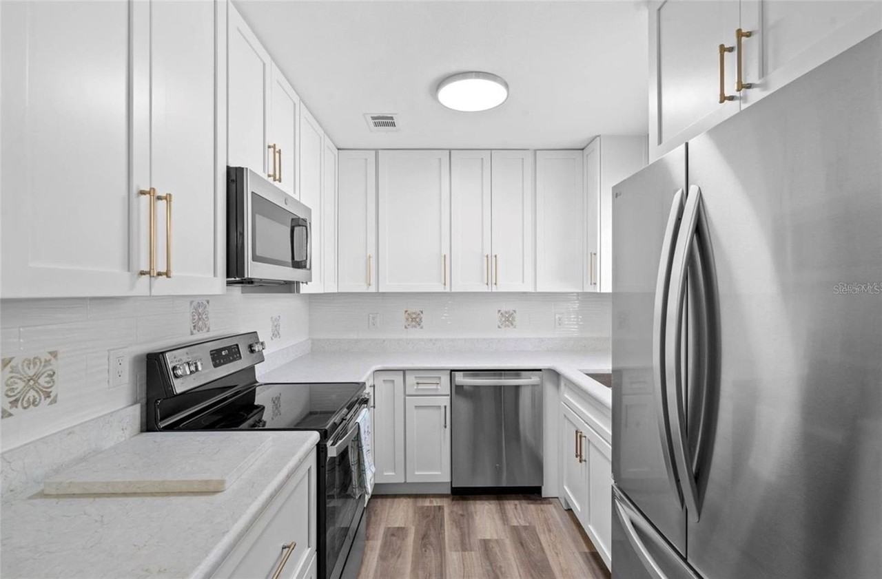 1416 E 20th St - Photo 4 of 10