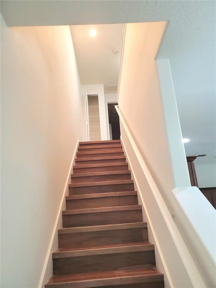 2044 Hawks View Dr - Photo 6 of 35