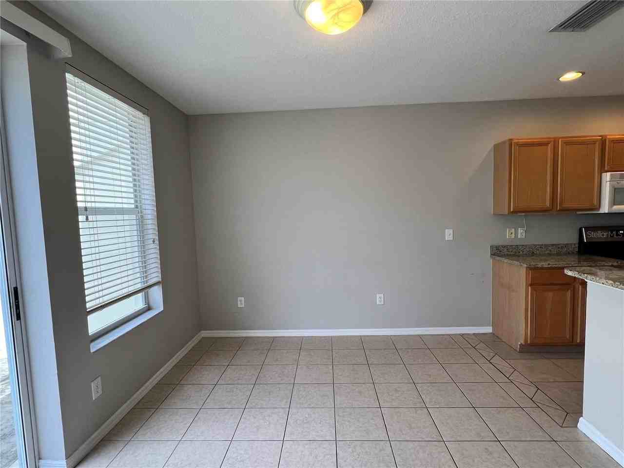 10008 Tate Ln - Photo 6 of 22