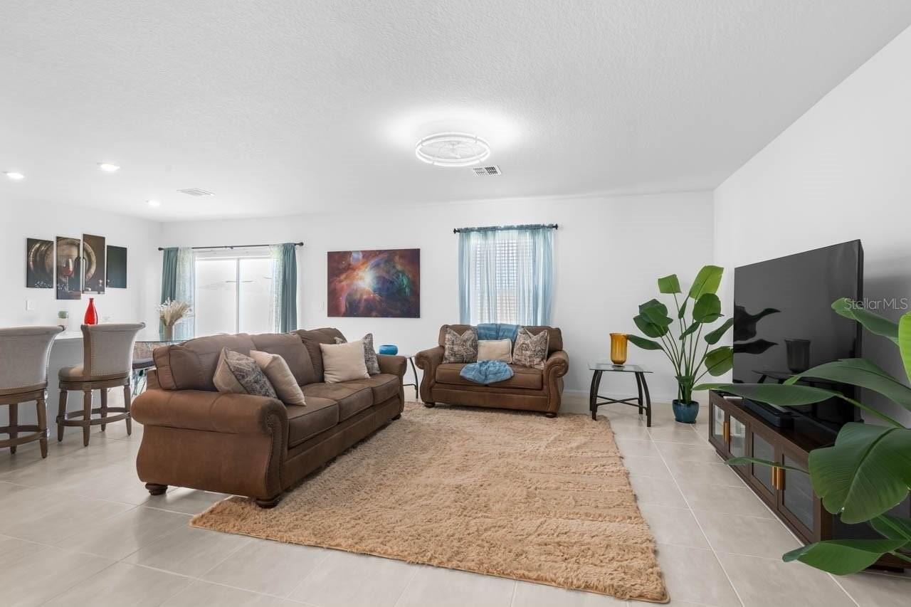 13524 Camelot Ct - Photo 3 of 41