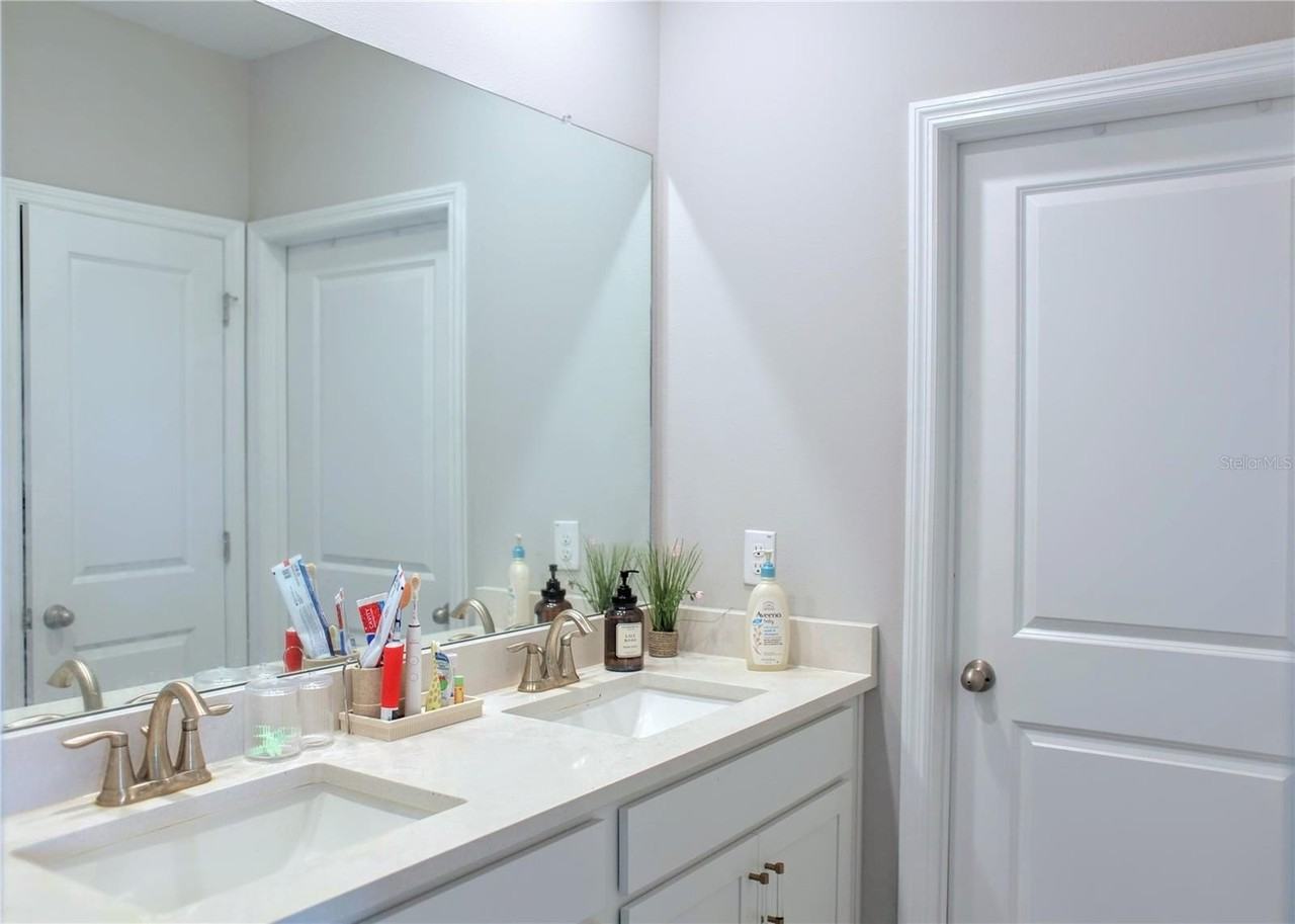 2471 Warren Acres Blvd - Photo 3 of 43