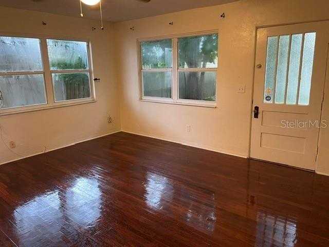 2919 Dartmouth Ave N #1-2 - Photo 2 of 7