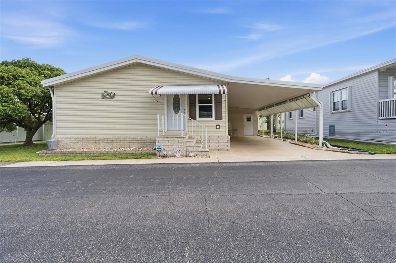 7 Frangipani Cir - Photo 3 of 31