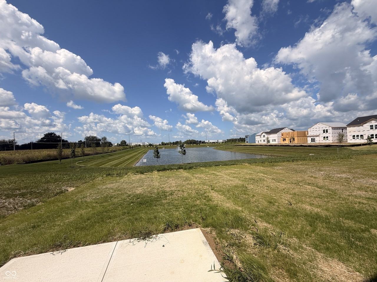 3828 Sterling Dr - Photo 2 of 25