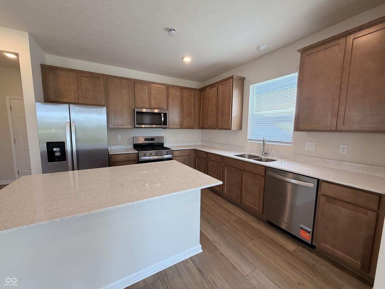3828 Sterling Dr - Photo 7 of 25