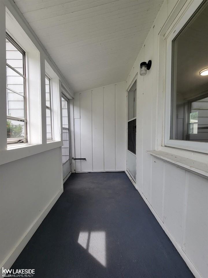 130 Meadle St - Photo 3 of 44