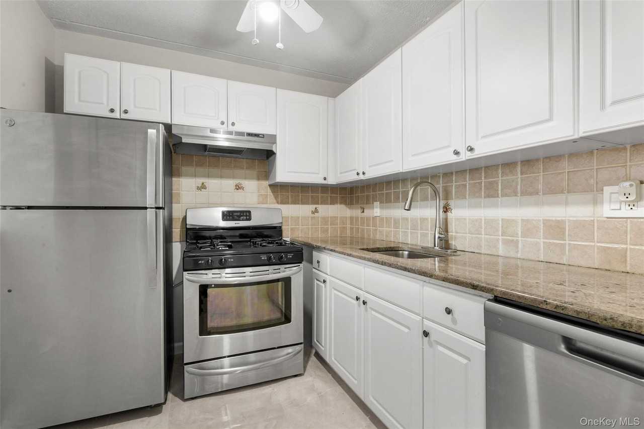 1 Consulate Dr Ste 1 #3F - Photo 7 of 19