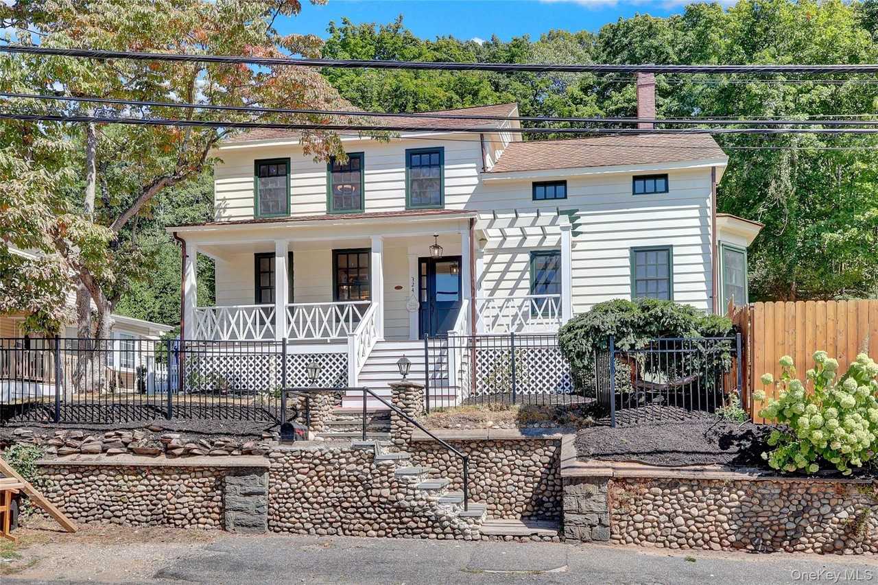 324 Woodbine Ave - Photo 4 of 36