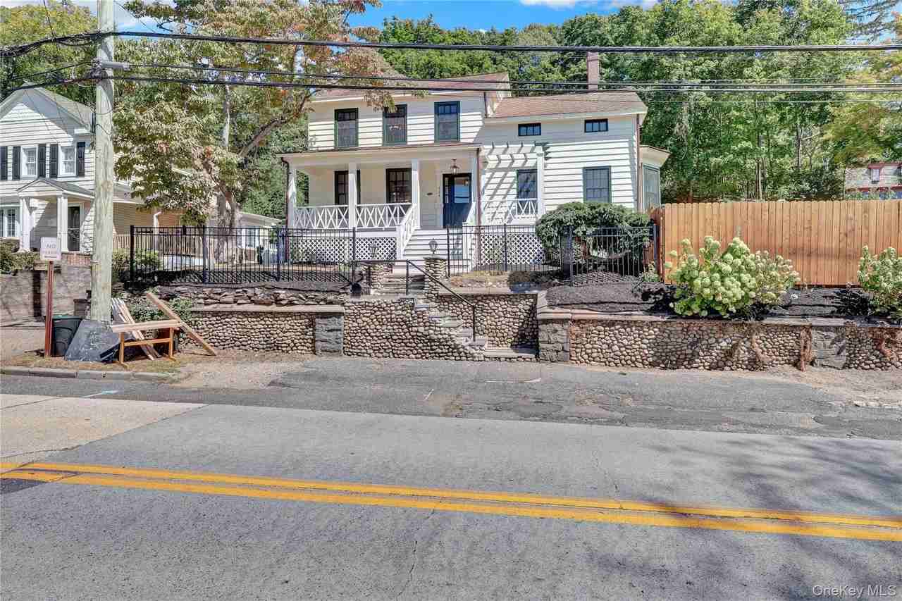 324 Woodbine Ave - Photo 5 of 36