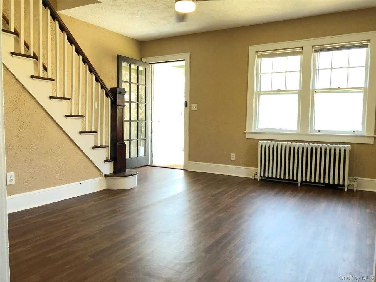 48 Gordon Ave - Photo 3 of 30