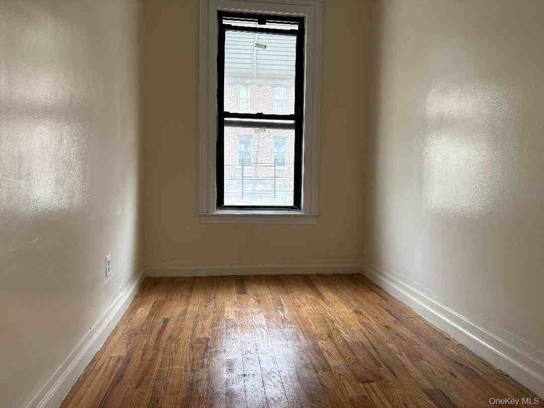 342 E 194th St - Photo 6 of 9
