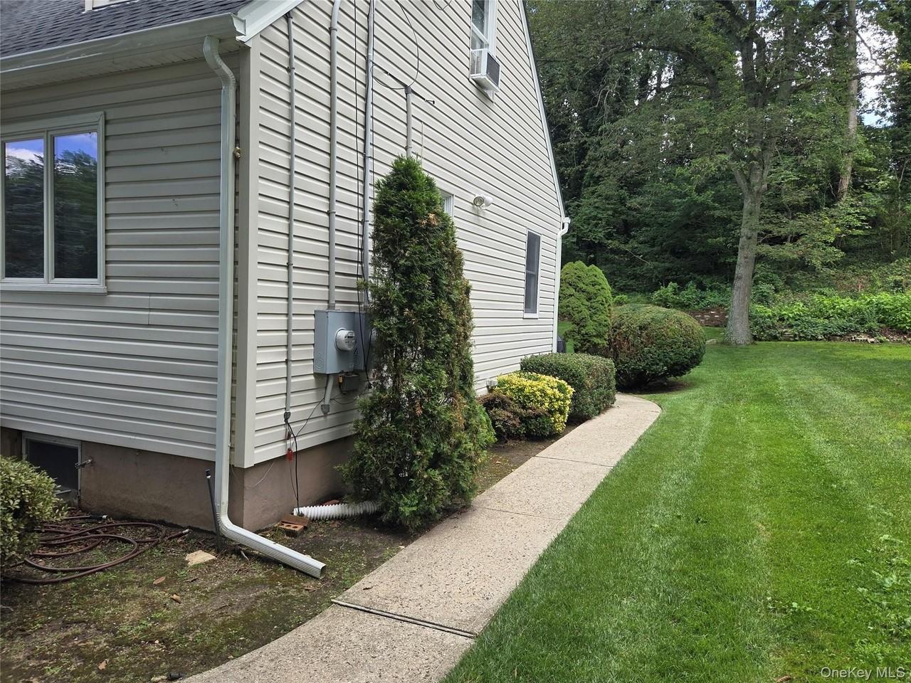 10 Irving Dr - Photo 2 of 8
