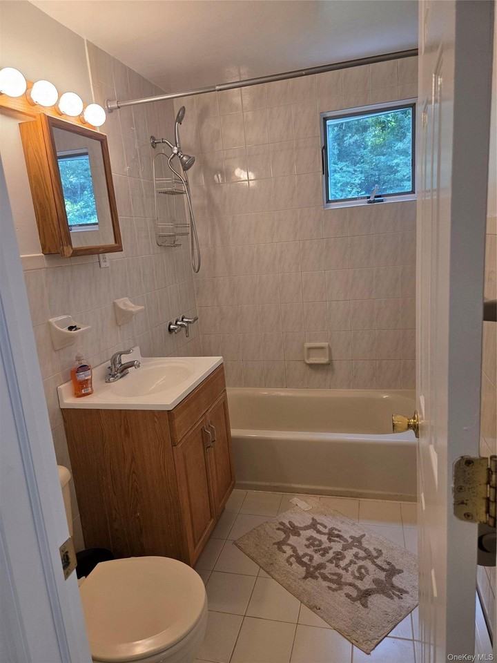 10 Irving Dr - Photo 5 of 8