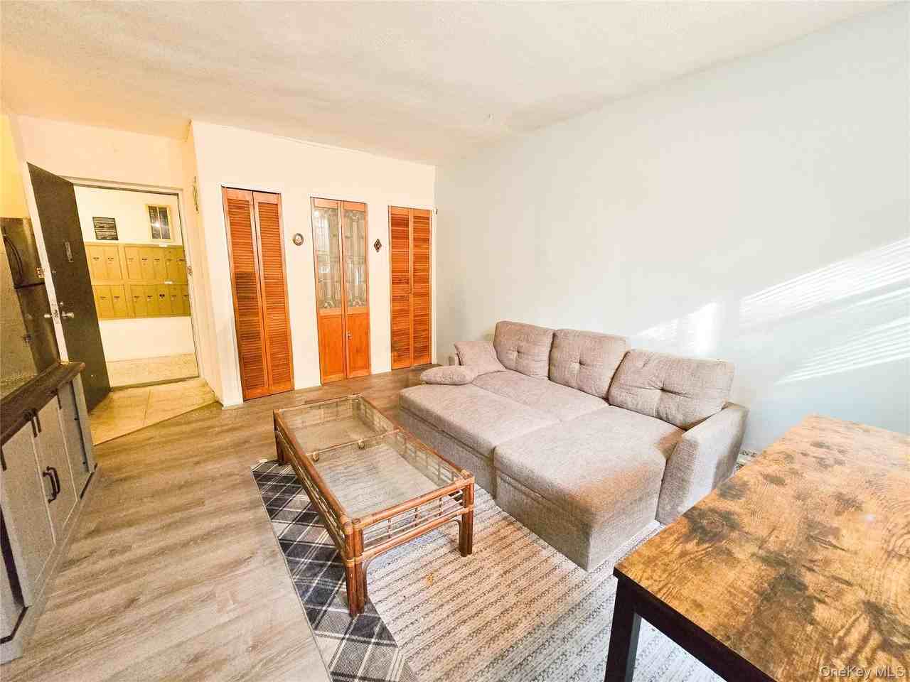 4727 Little Neck Pkwy #L2 - Photo 4 of 18