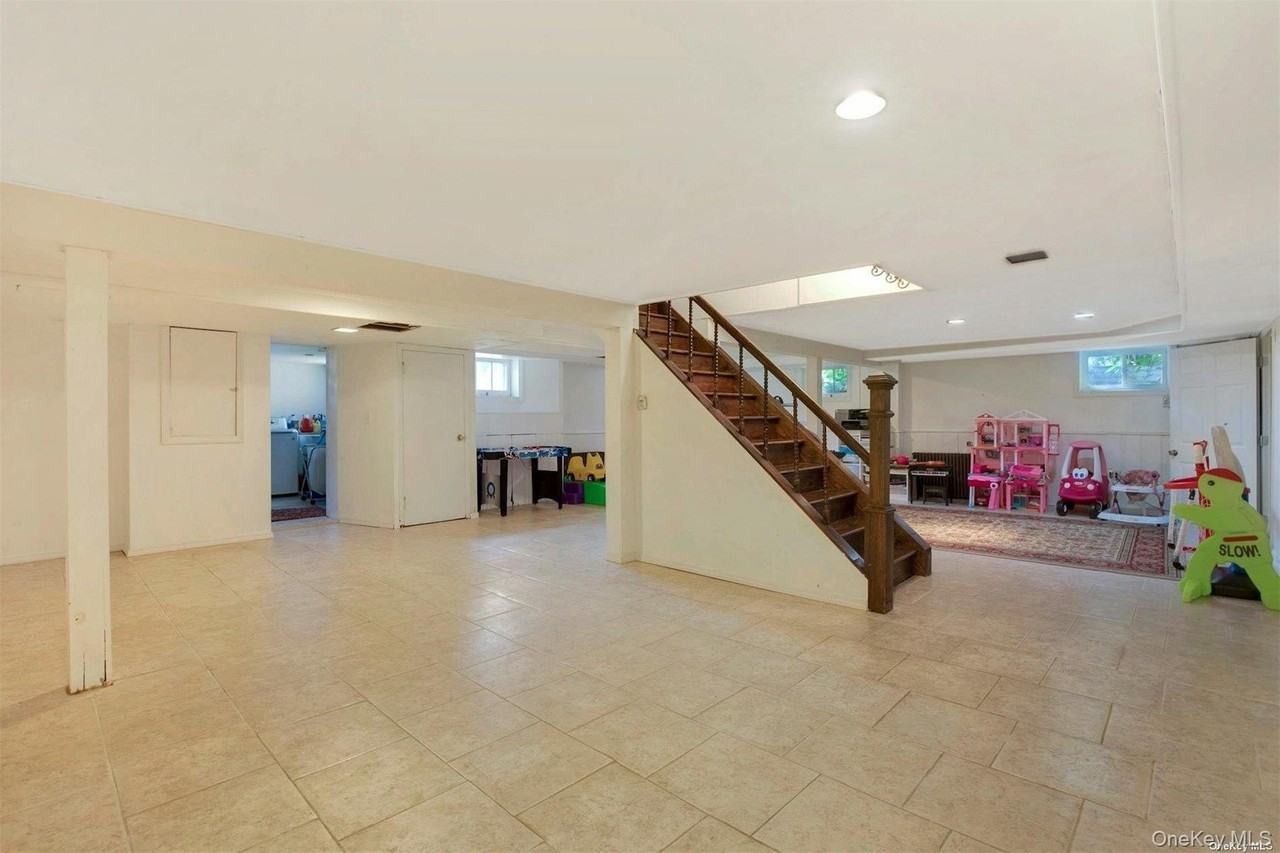 18 Addison Ln - Photo 3 of 36