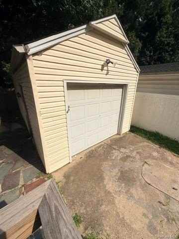 64 Lynwood Dr - Photo 6 of 16