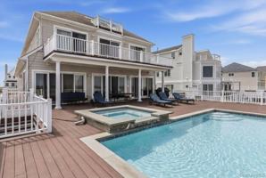 featured image of 672 Dune Rd