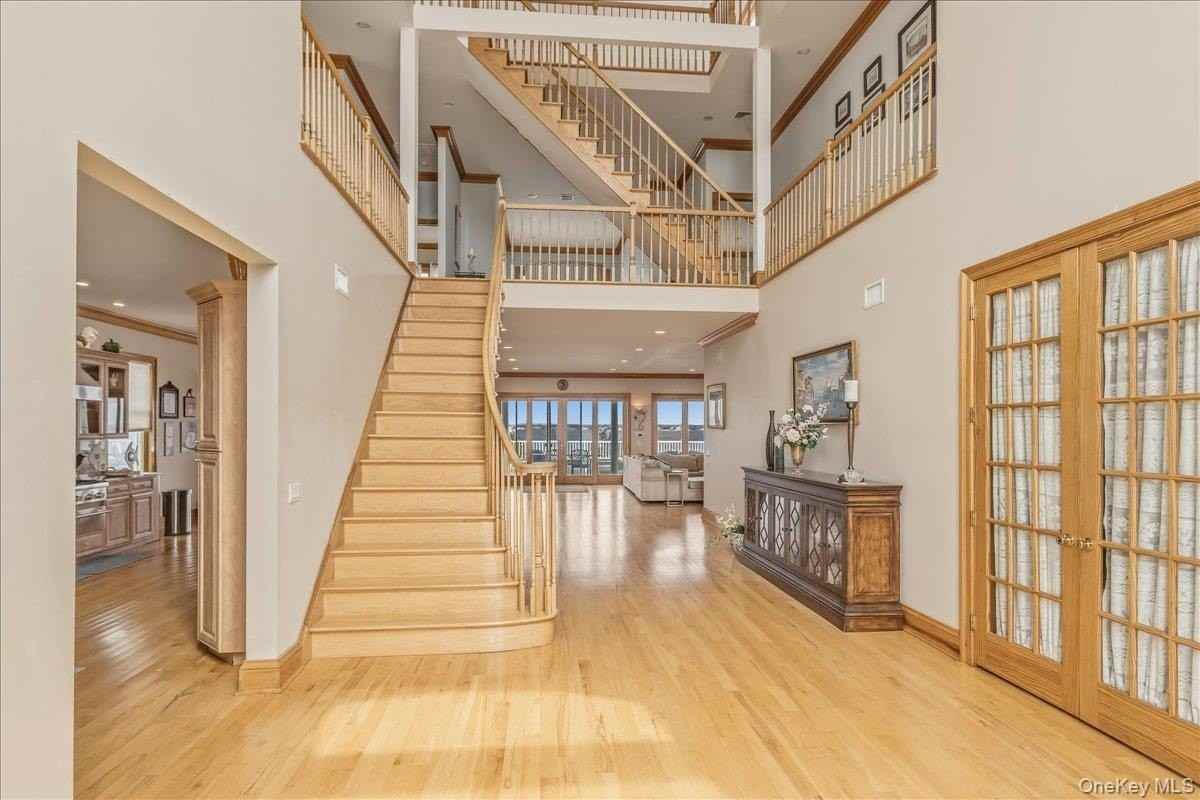 672 Dune Rd - Photo 5 of 38