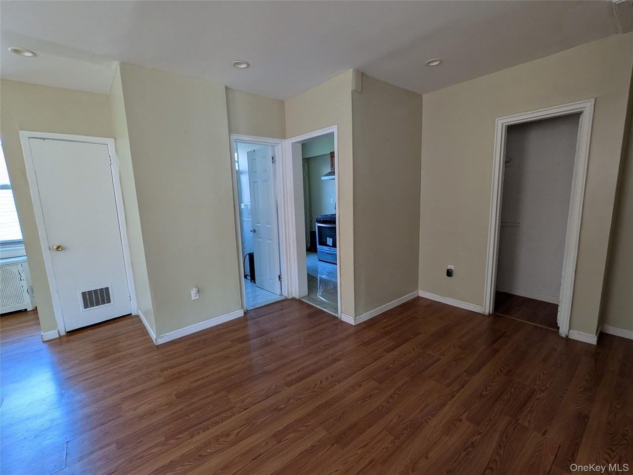 20607 Hillside Ave #2FL - Photo 3 of 10