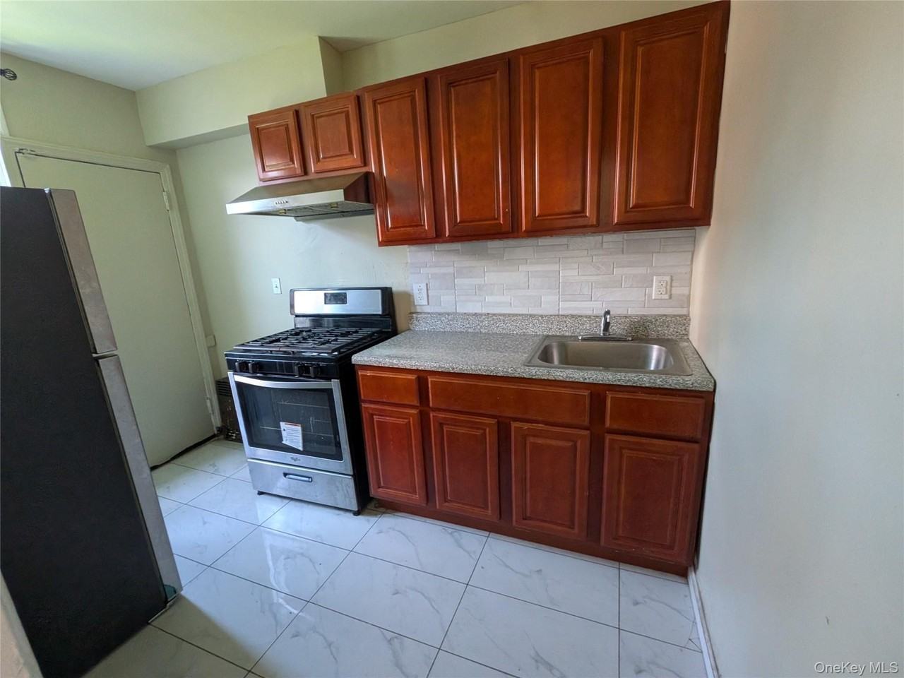 20607 Hillside Ave #2FL - Photo 4 of 10