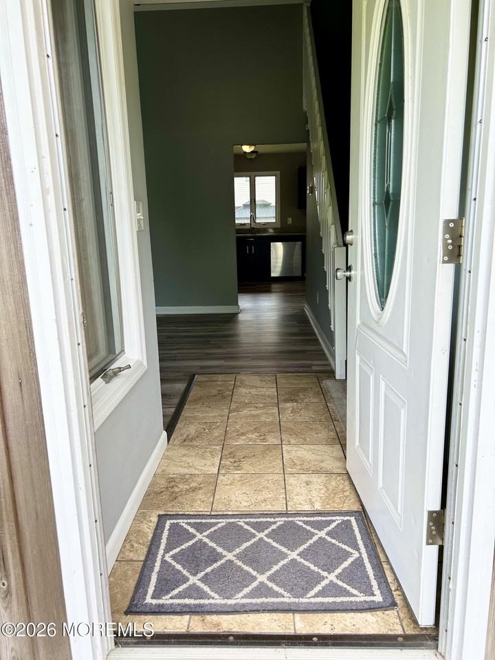 302 Center St - Photo 3 of 21