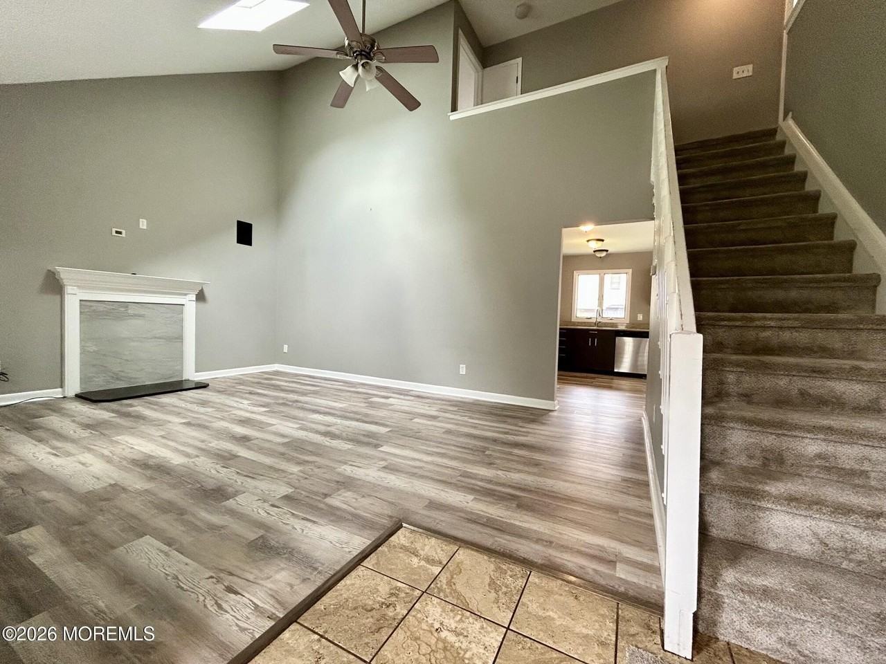 302 Center St - Photo 4 of 21
