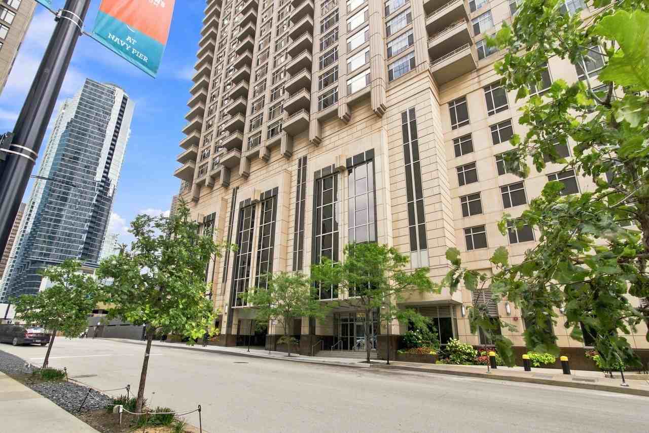 530 N Lake Shore Dr #2005