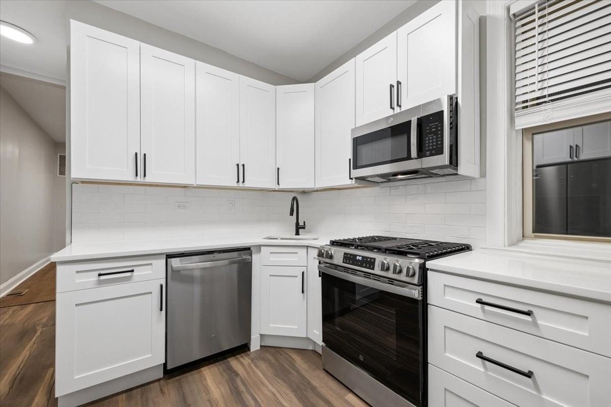 2405 W Mclean Ave #1 - Photo 5 of 8