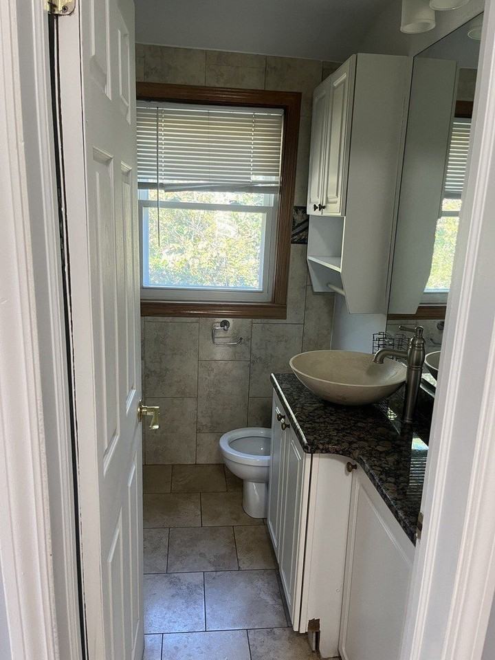 3928 Wisconsin Ave - Photo 7 of 18