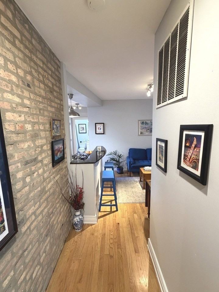 1443 W Victoria St #1R - Photo 3 of 22