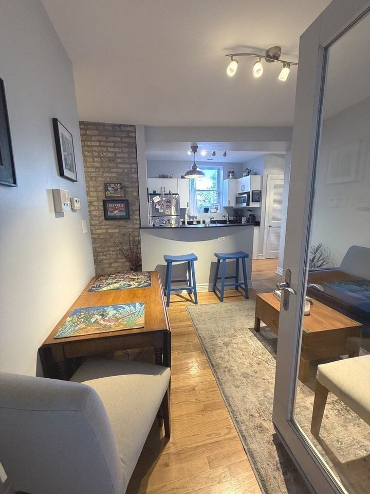 1443 W Victoria St #1R - Photo 6 of 22