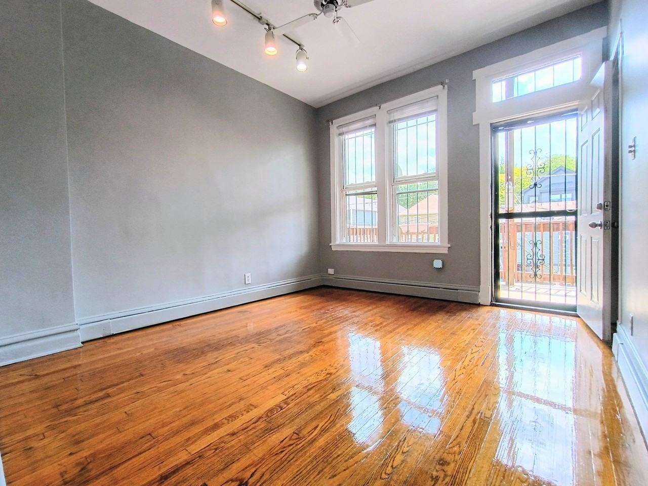 1911 W Belmont Ave #2R - Photo 6 of 15