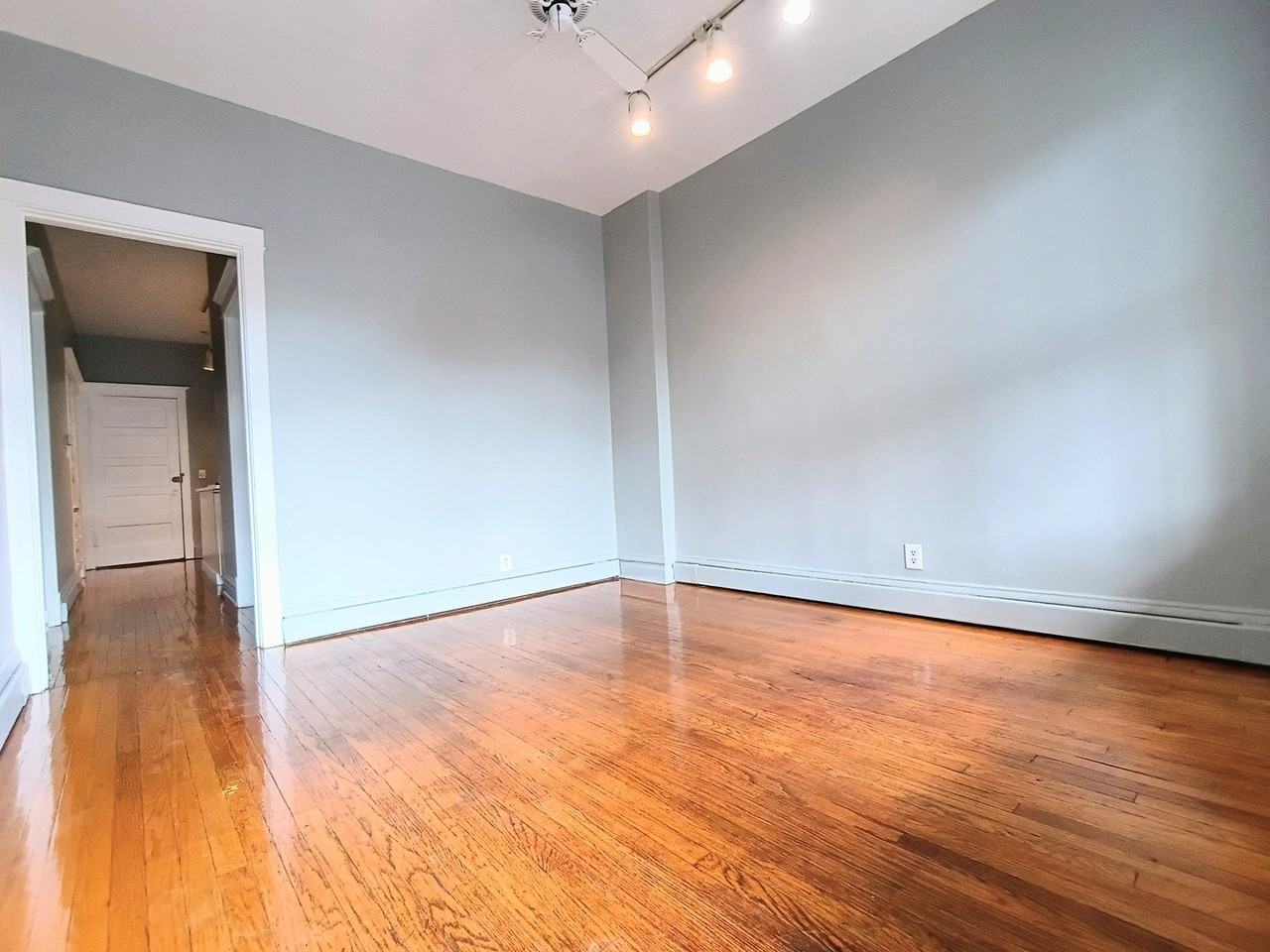 1911 W Belmont Ave #2R - Photo 7 of 15