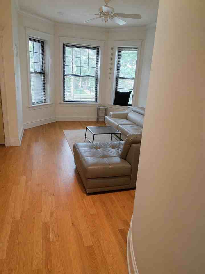 6532 N Glenwood Ave #1 - Photo 7 of 13